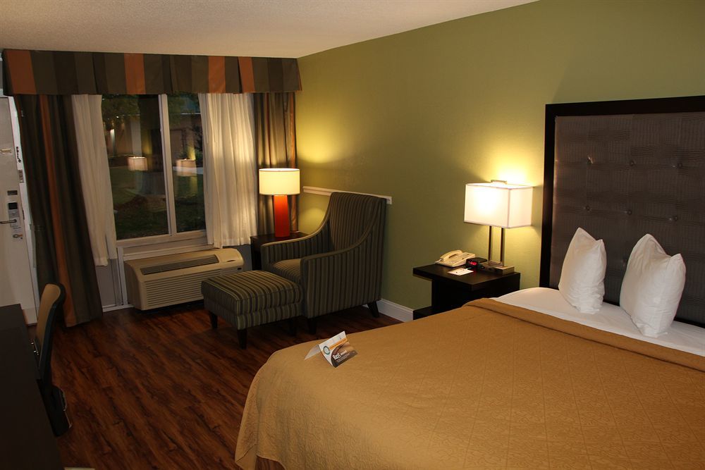 Inn Quality Airport 2*