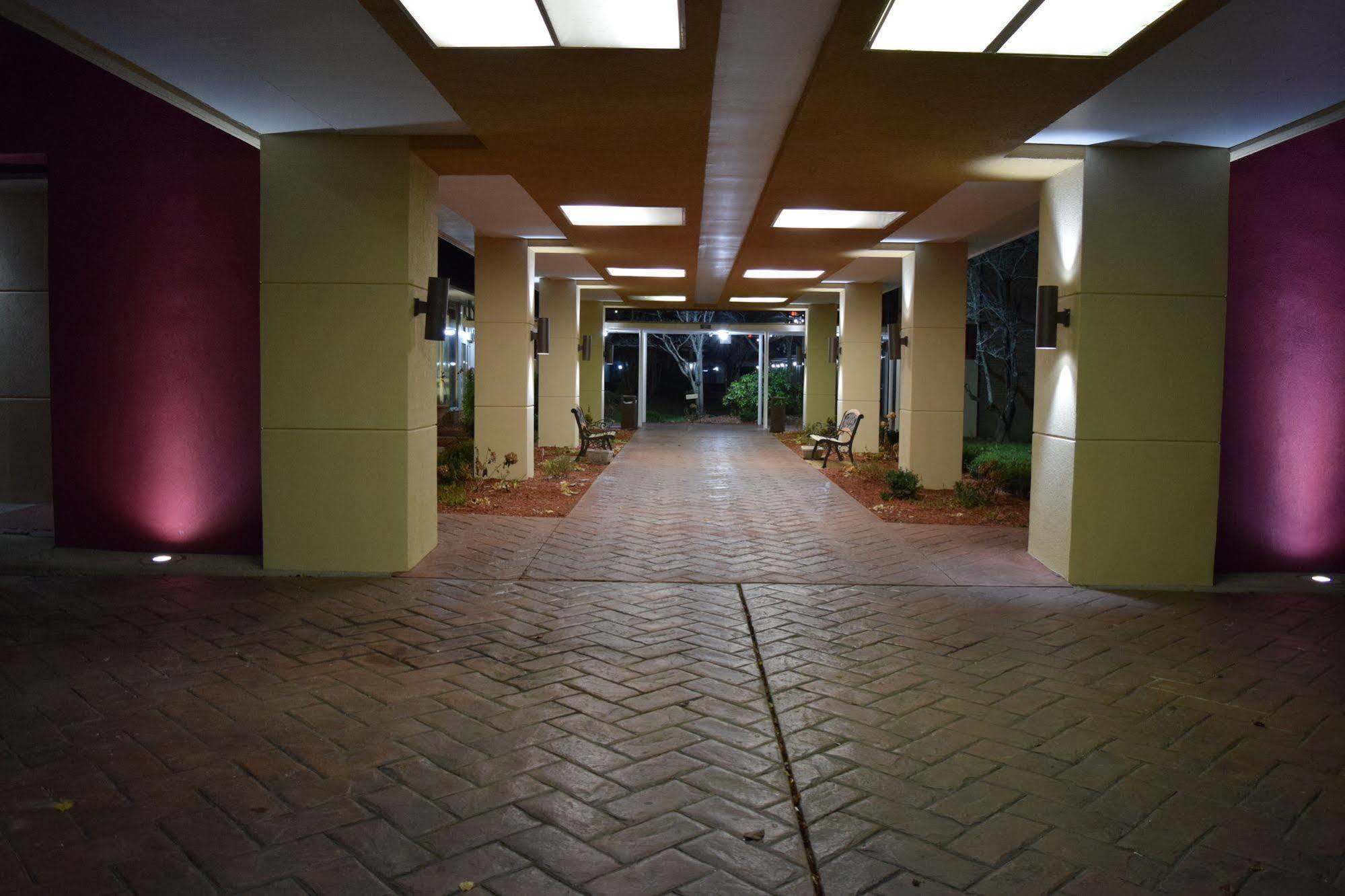 Quality Airport Inn