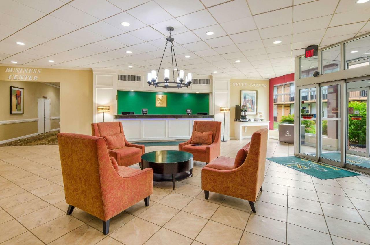 Quality Airport 2* Roanoke